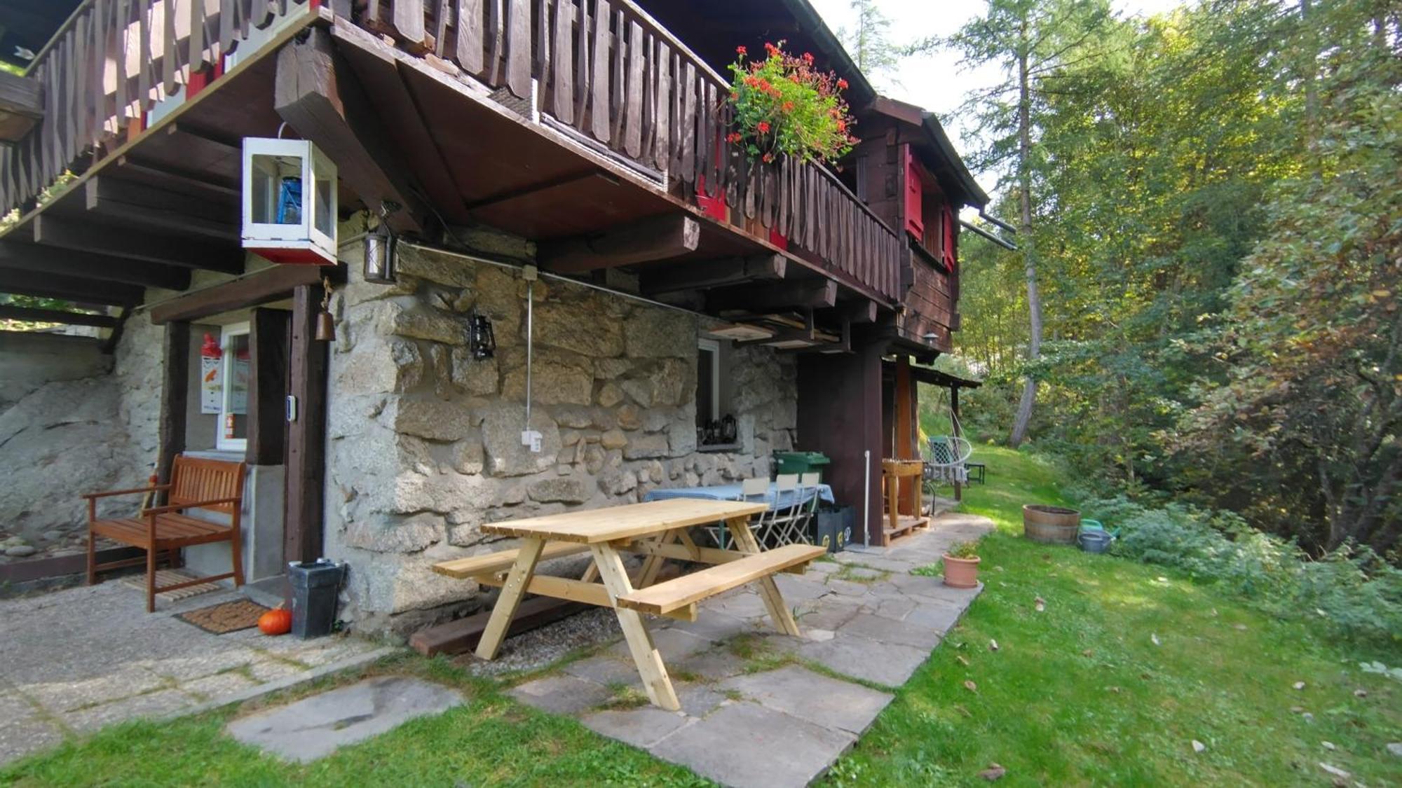 Petit Chalet Rustique Et Bucolique Bovernier المظهر الخارجي الصورة