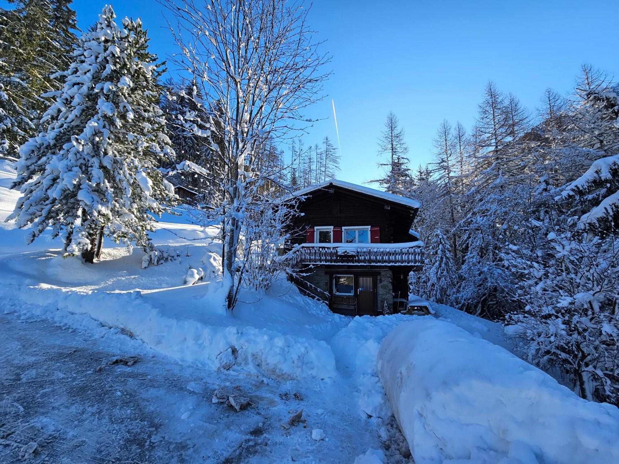 Petit Chalet Rustique Et Bucolique Bovernier المظهر الخارجي الصورة